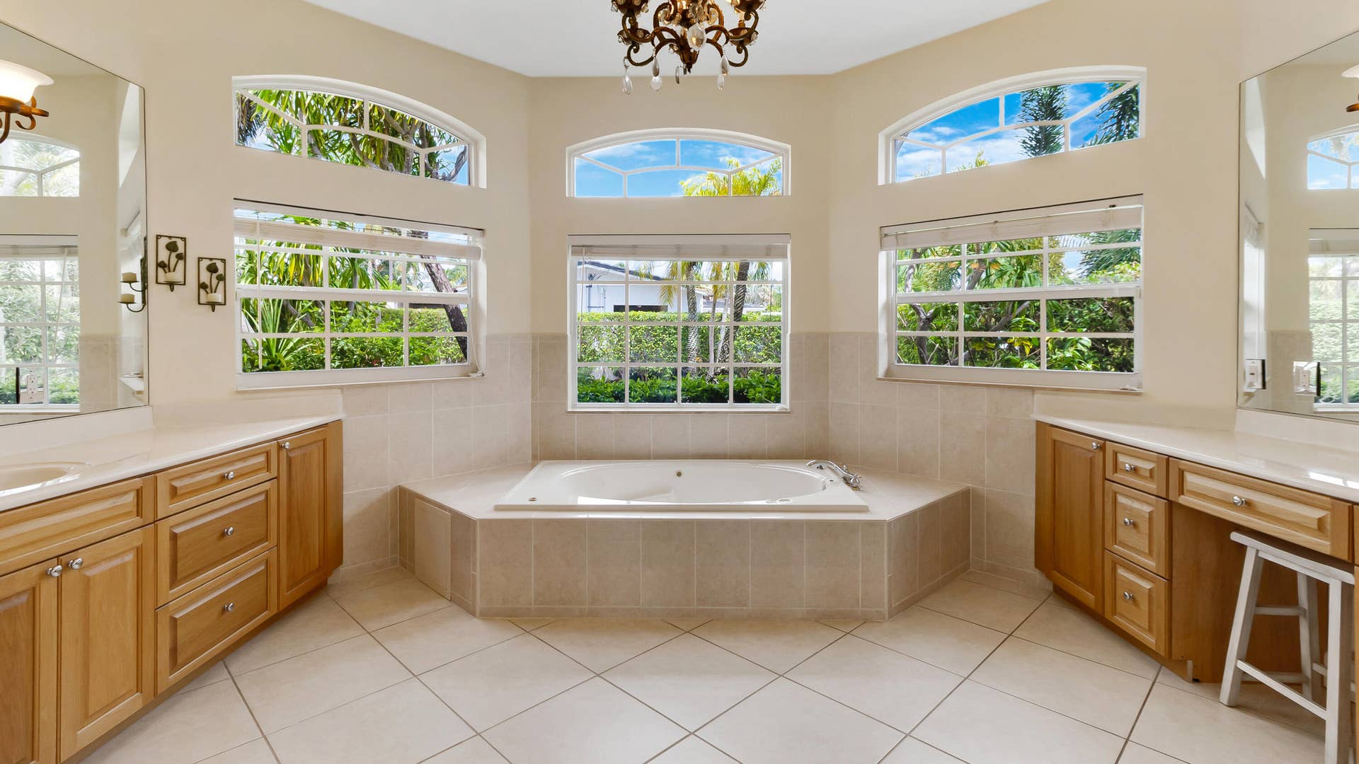 2761 SE 9TH Street, Pompano Beach, FL 33062 37_accutour_01 2761-se-9th-st -035