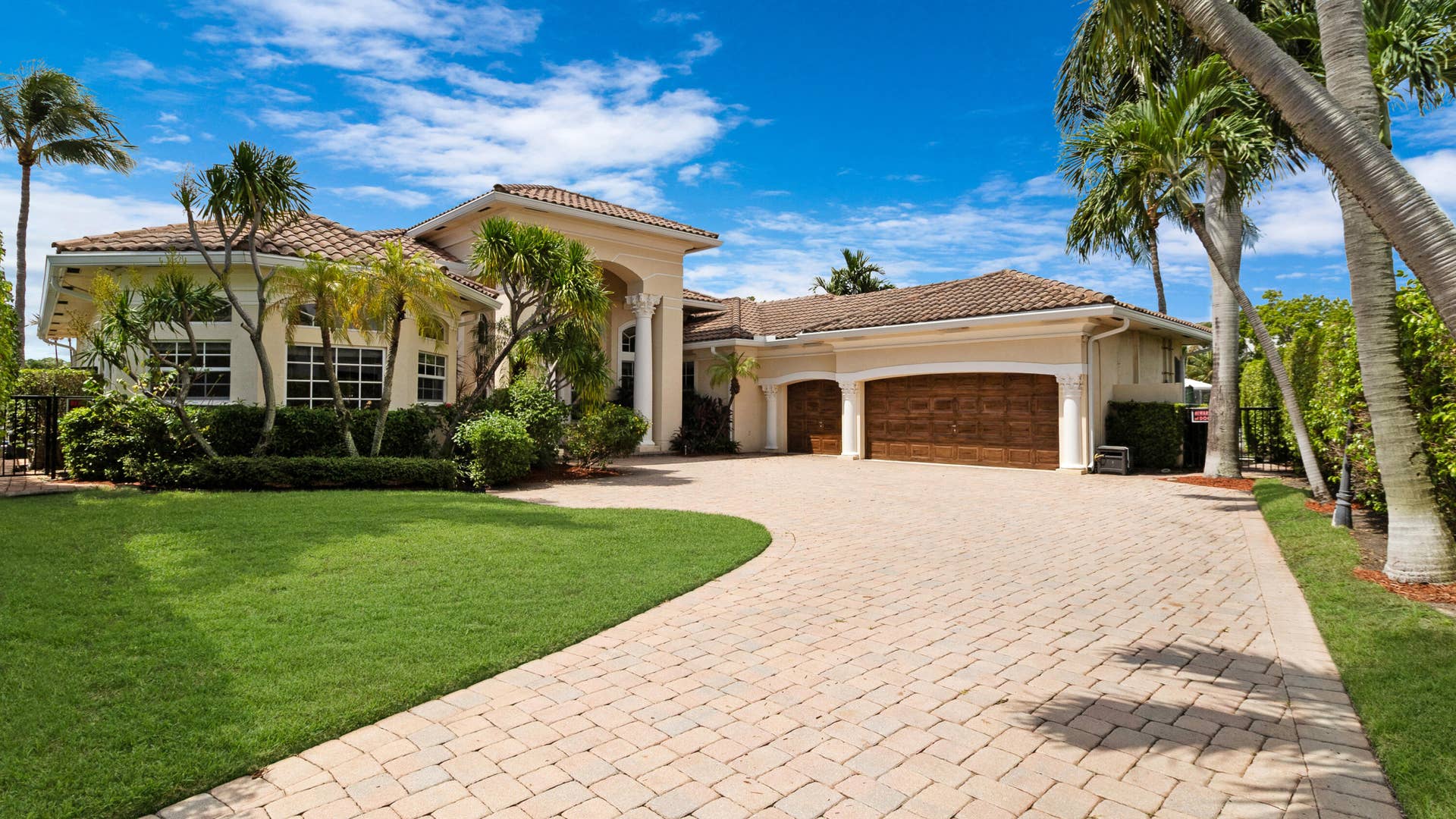 2761 SE 9TH Street, Pompano Beach, FL 33062 2_accutour_01 2761-se-9th-st -002