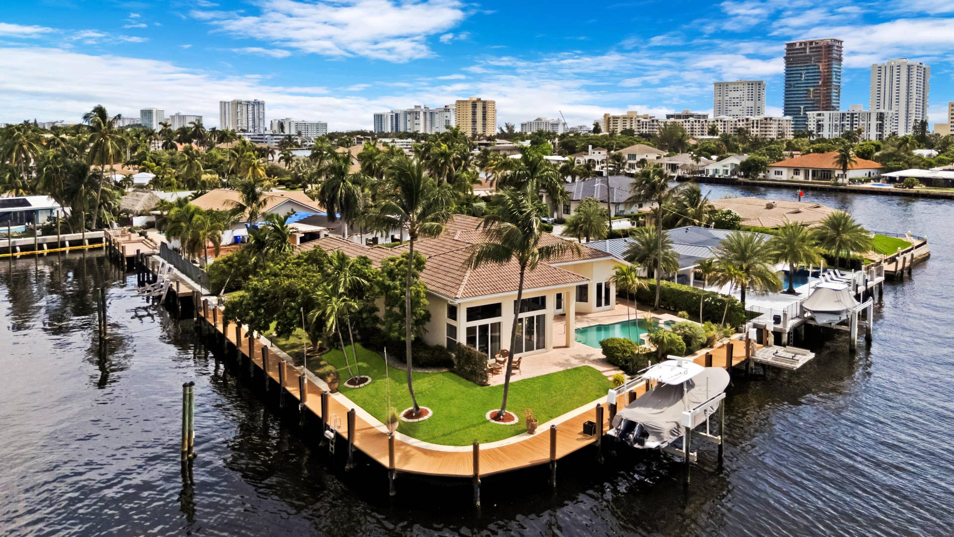 2761 SE 9TH Street, Pompano Beach, FL 33062 70_accutour_01 2761-se-9th-st -068