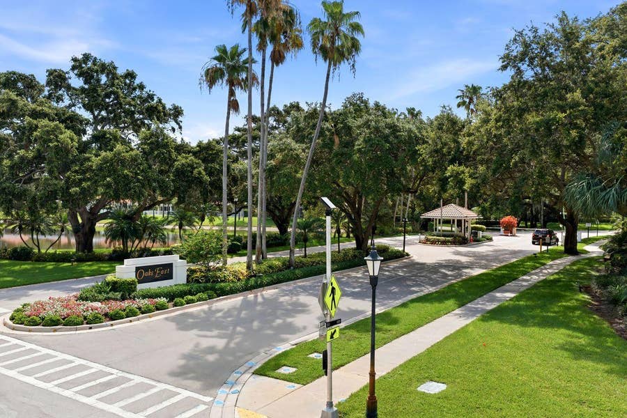 Property photo for 508 E Tall Oaks Drive, Palm Beach Gardens, FL
