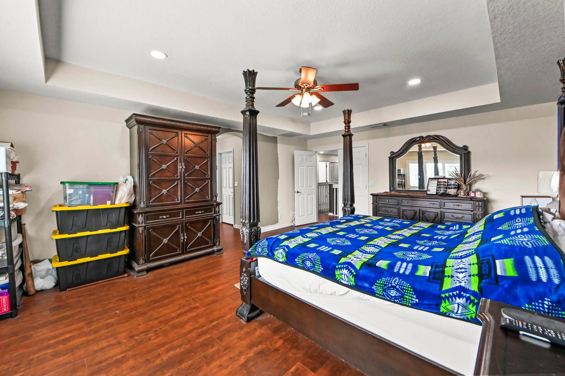 Wood-finish flooring with neutral wall tones