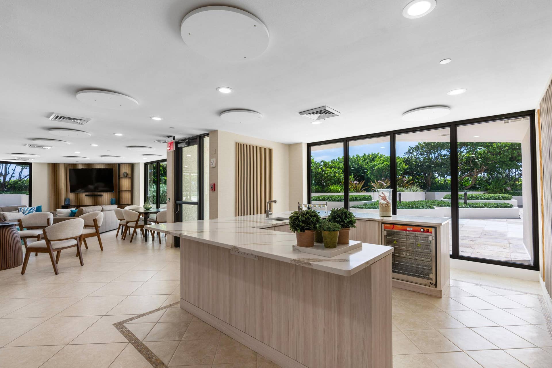 5080 N OCEAN Drive, #12C, Singer Island, FL 33404 Amenities