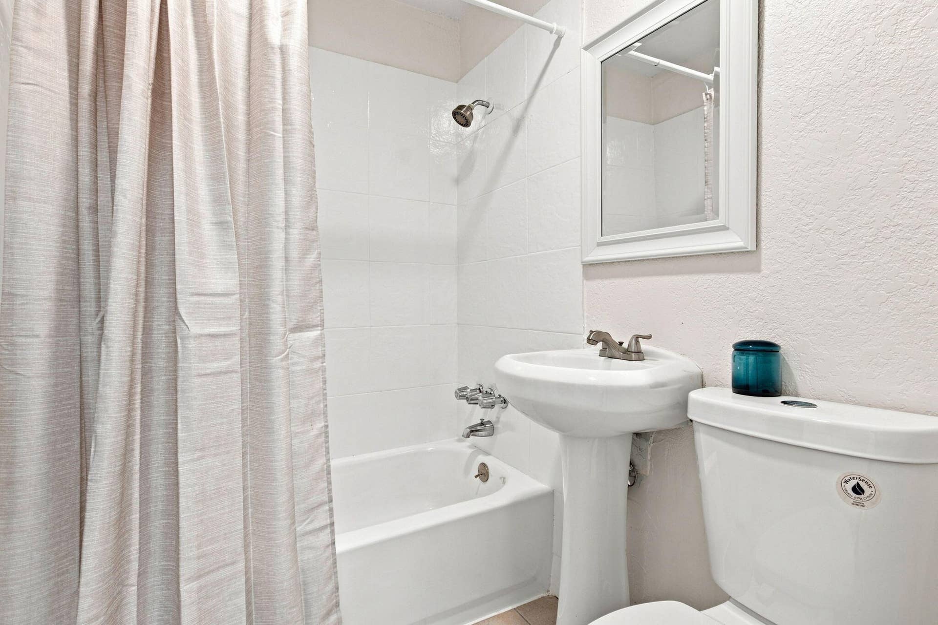 1472 NE 25TH Court, Pompano Beach, FL 33064 Bathroom 2