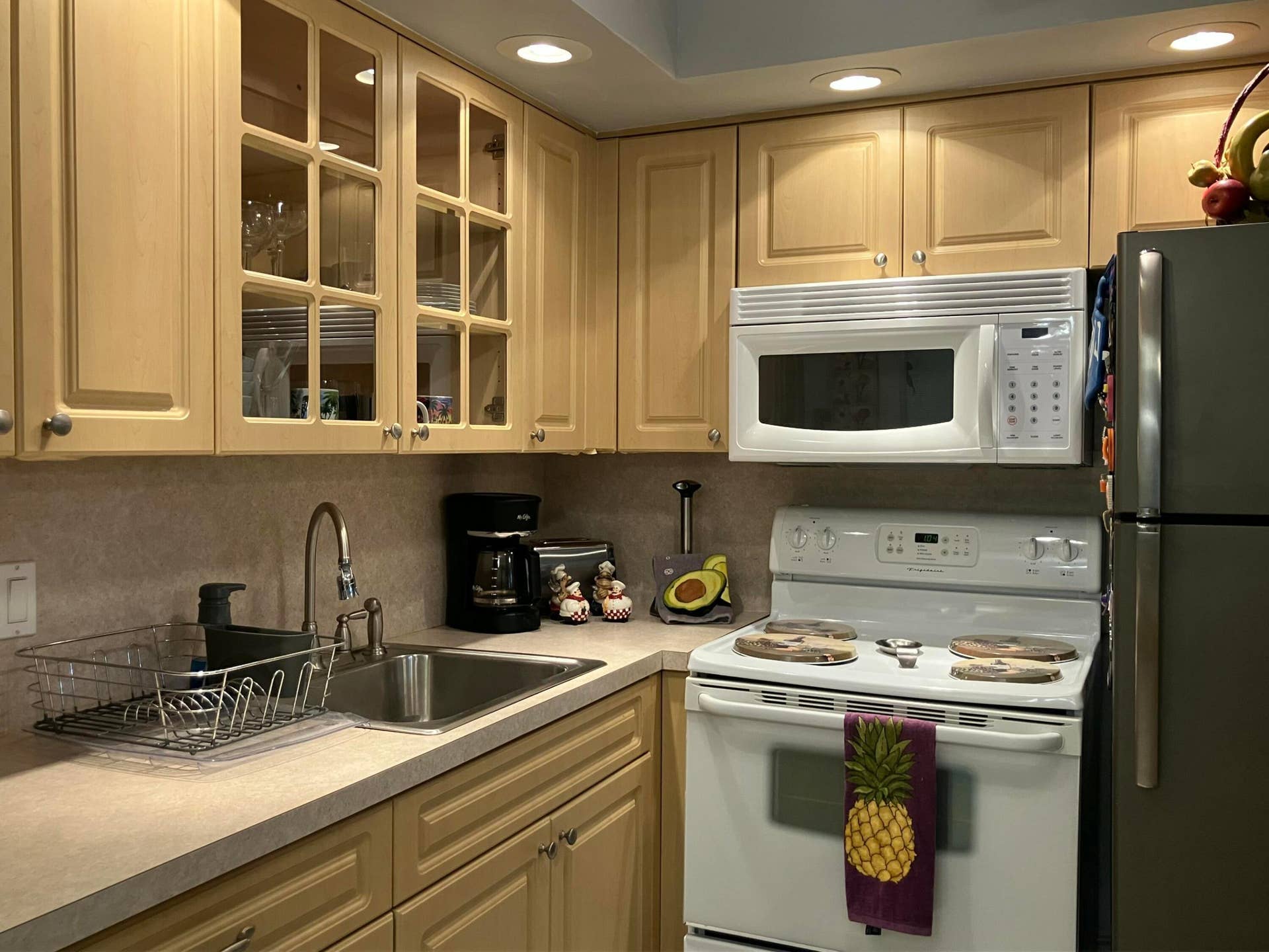 130 Southampton B, West Palm Beach, FL 33417 Kitchen