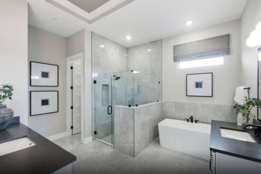 Owner's Bath