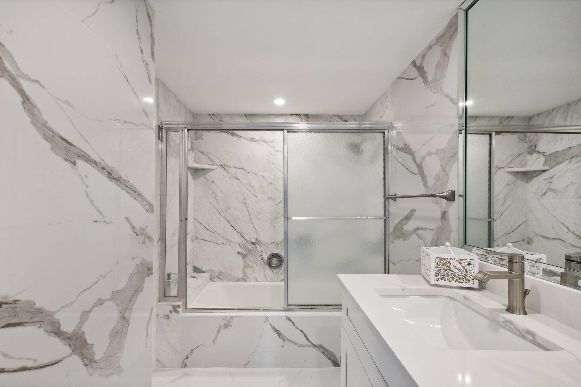 3475 S OCEAN Boulevard, #2050, Palm Beach, FL 33480 Primary bathroom