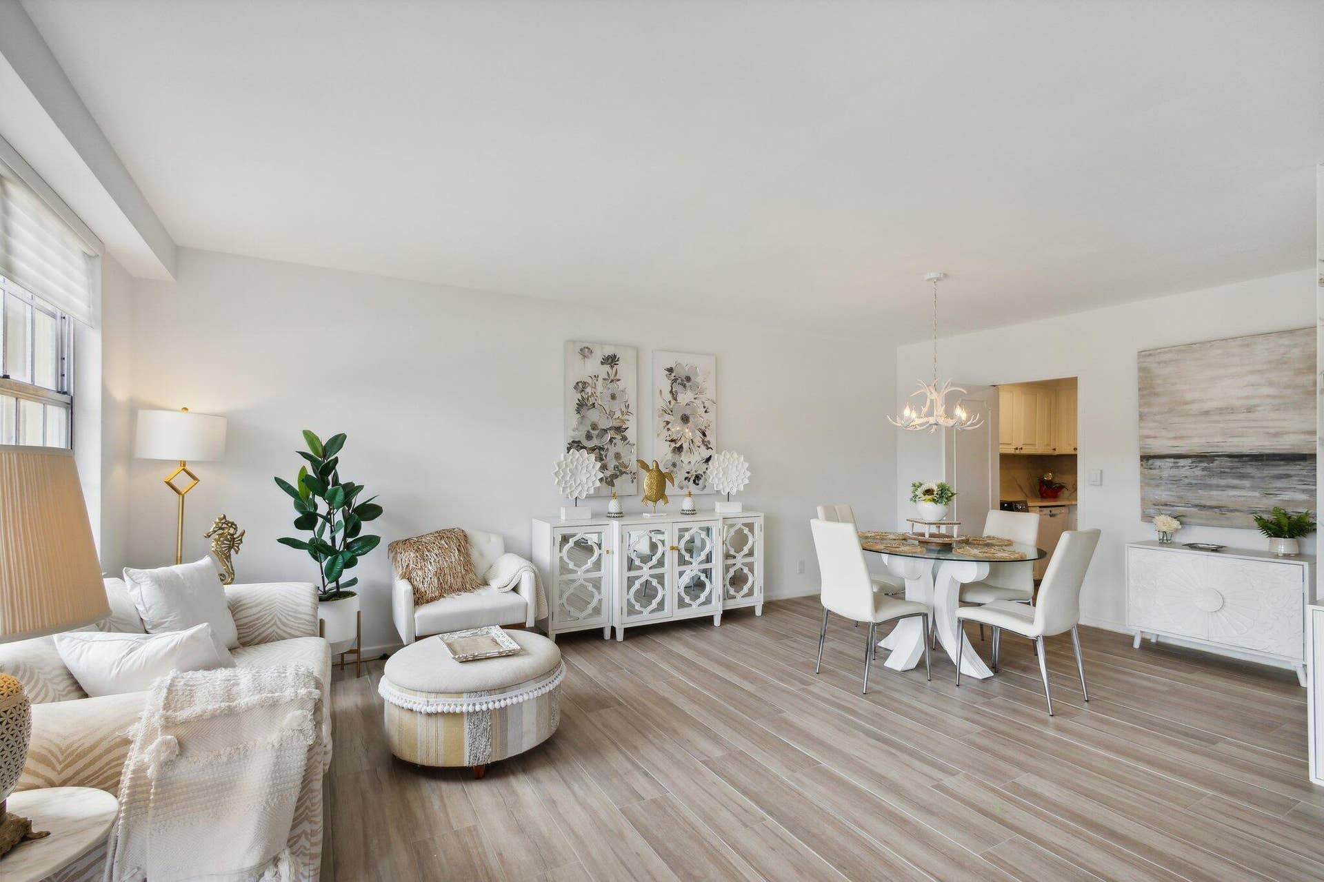 3475 S OCEAN Boulevard, #2050, Palm Beach, FL 33480 Living room Dining room