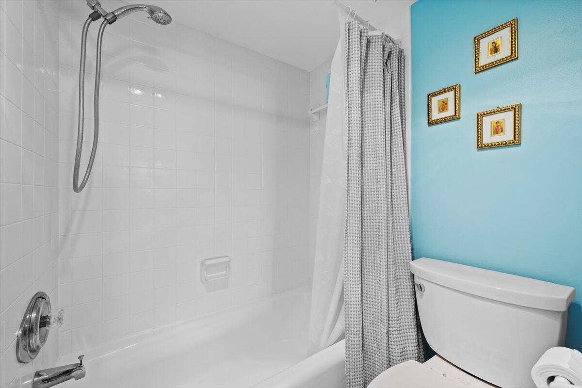 1200 MARINE Way, #304, North Palm Beach, FL 33408 Bath
