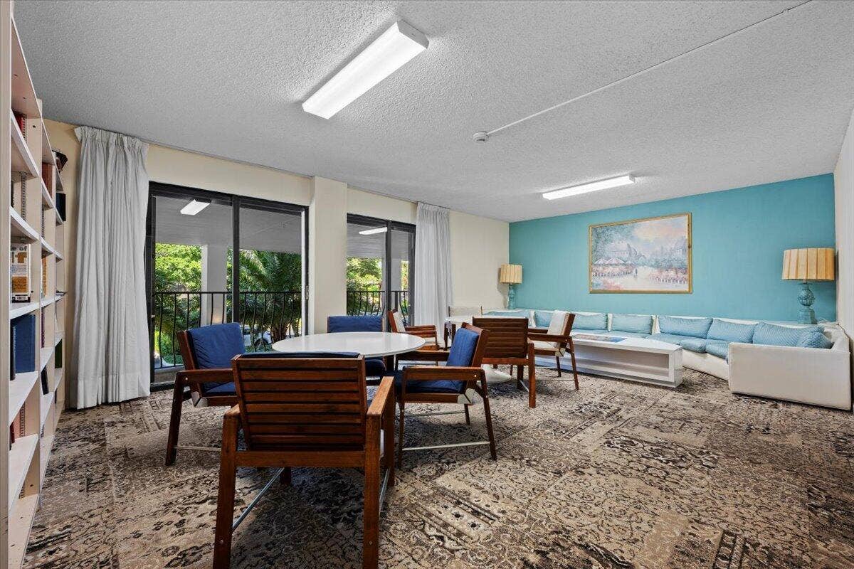 1200 MARINE Way, #304, North Palm Beach, FL 33408 Library