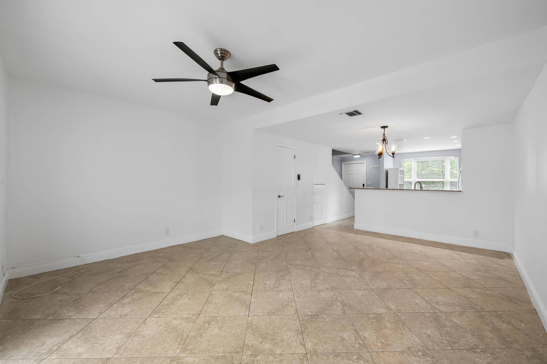 1843 NE 15TH Avenue, Fort Lauderdale, FL 33305 Living/Dining/Kitchen