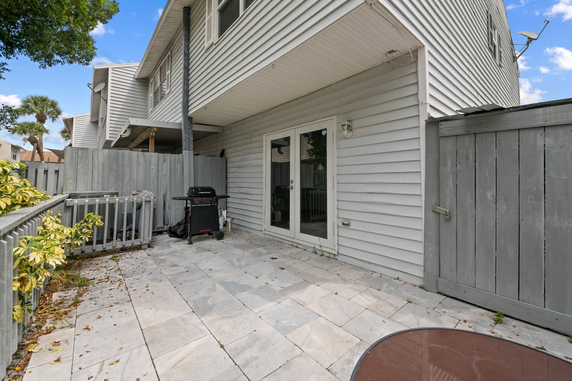 1843 NE 15TH Avenue, Fort Lauderdale, FL 33305 Patio