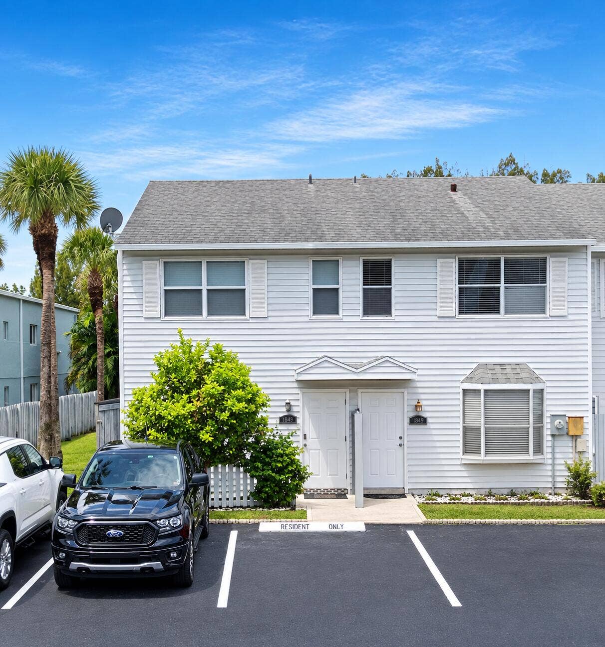 1843 NE 15TH Avenue, Fort Lauderdale, FL 33305 Exterior End Unit