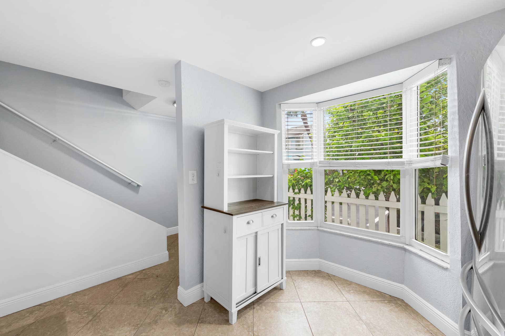 1843 NE 15TH Avenue, Fort Lauderdale, FL 33305 Kitchen