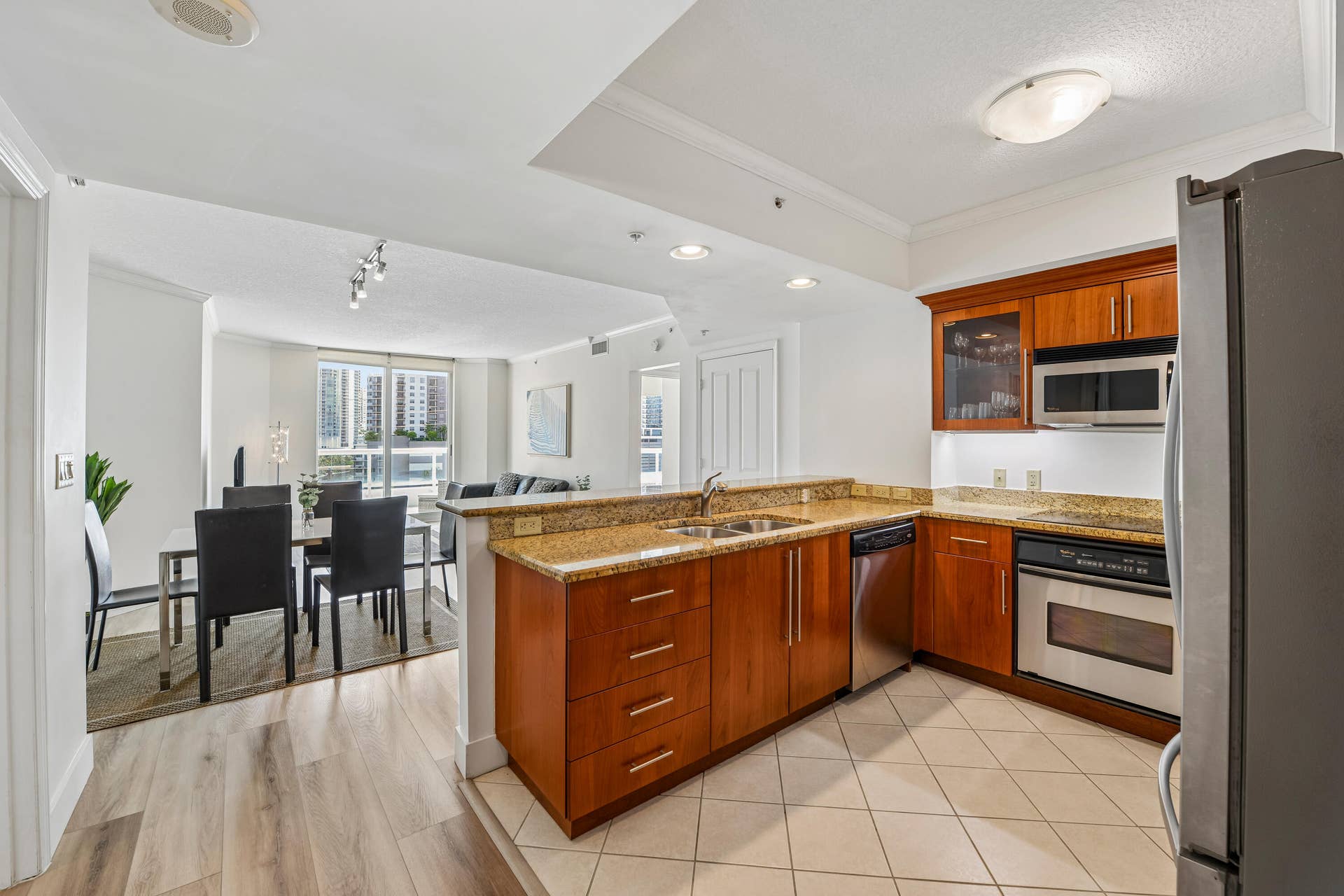 401 SW 4TH Avenue, #1003, Fort Lauderdale, FL 33315 Kitchen