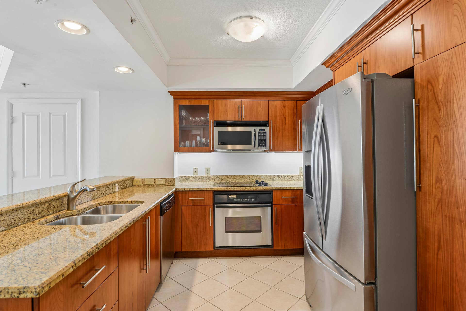 401 SW 4TH Avenue, #1003, Fort Lauderdale, FL 33315 Kitchen