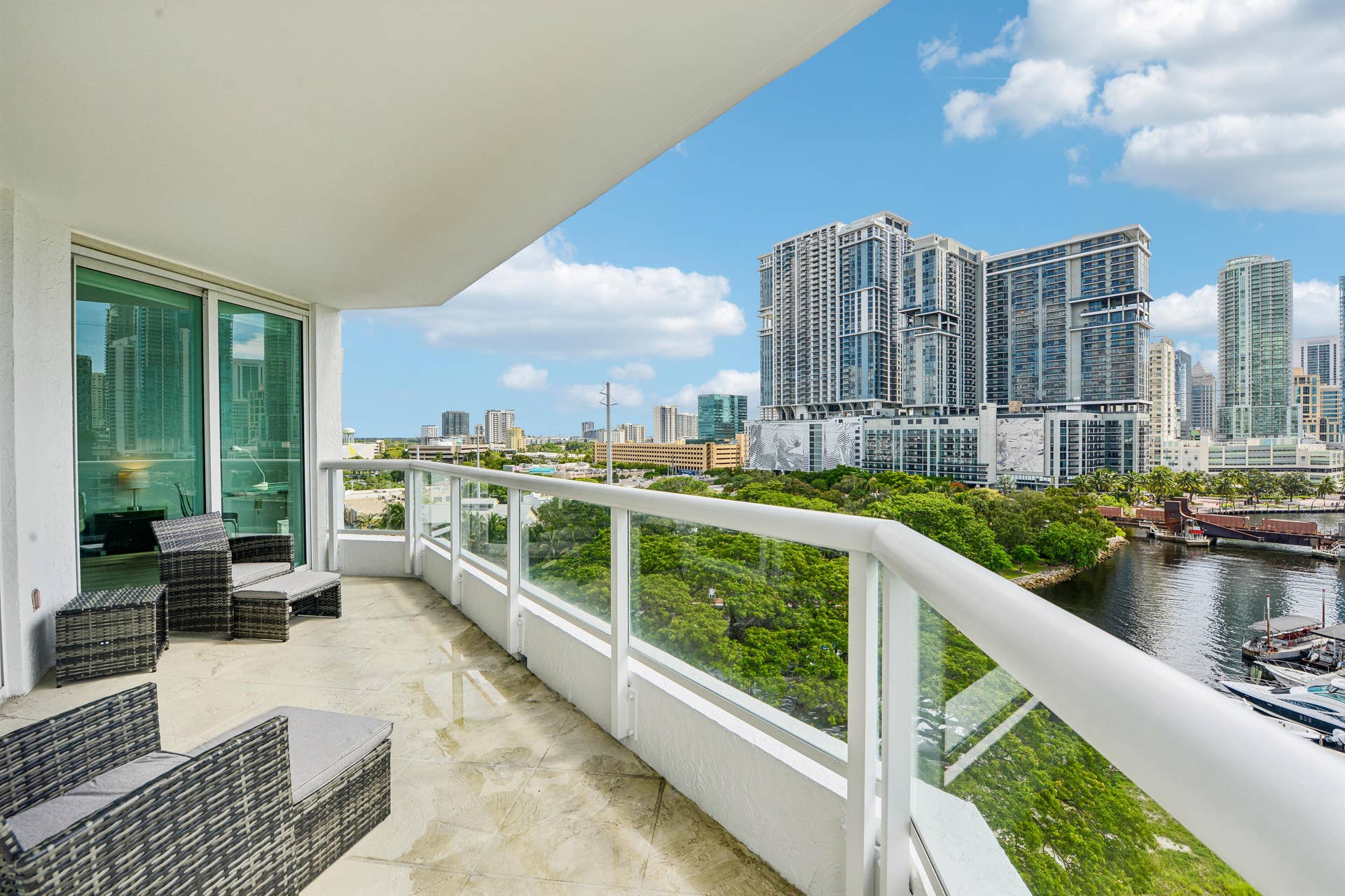 401 SW 4TH Avenue, #1003, Fort Lauderdale, FL 33315 Very large balcony