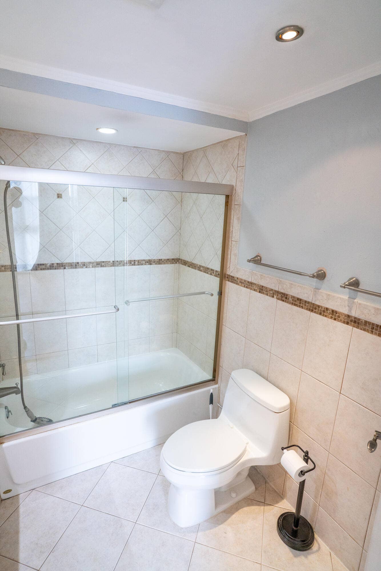 2701 N Ocean Boulevard, #2B, Fort Lauderdale, FL 33308 DSC04597