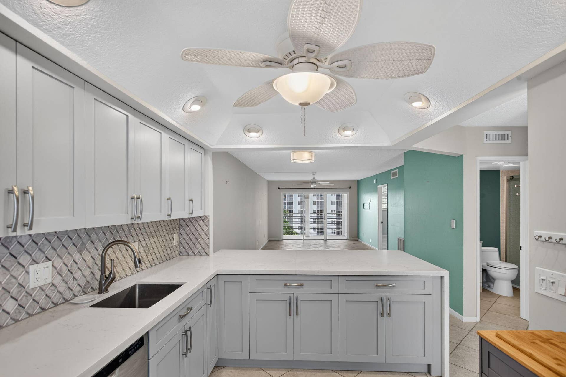 2731 NE 14TH ST Causeway, #702, Pompano Beach, FL 33062 6