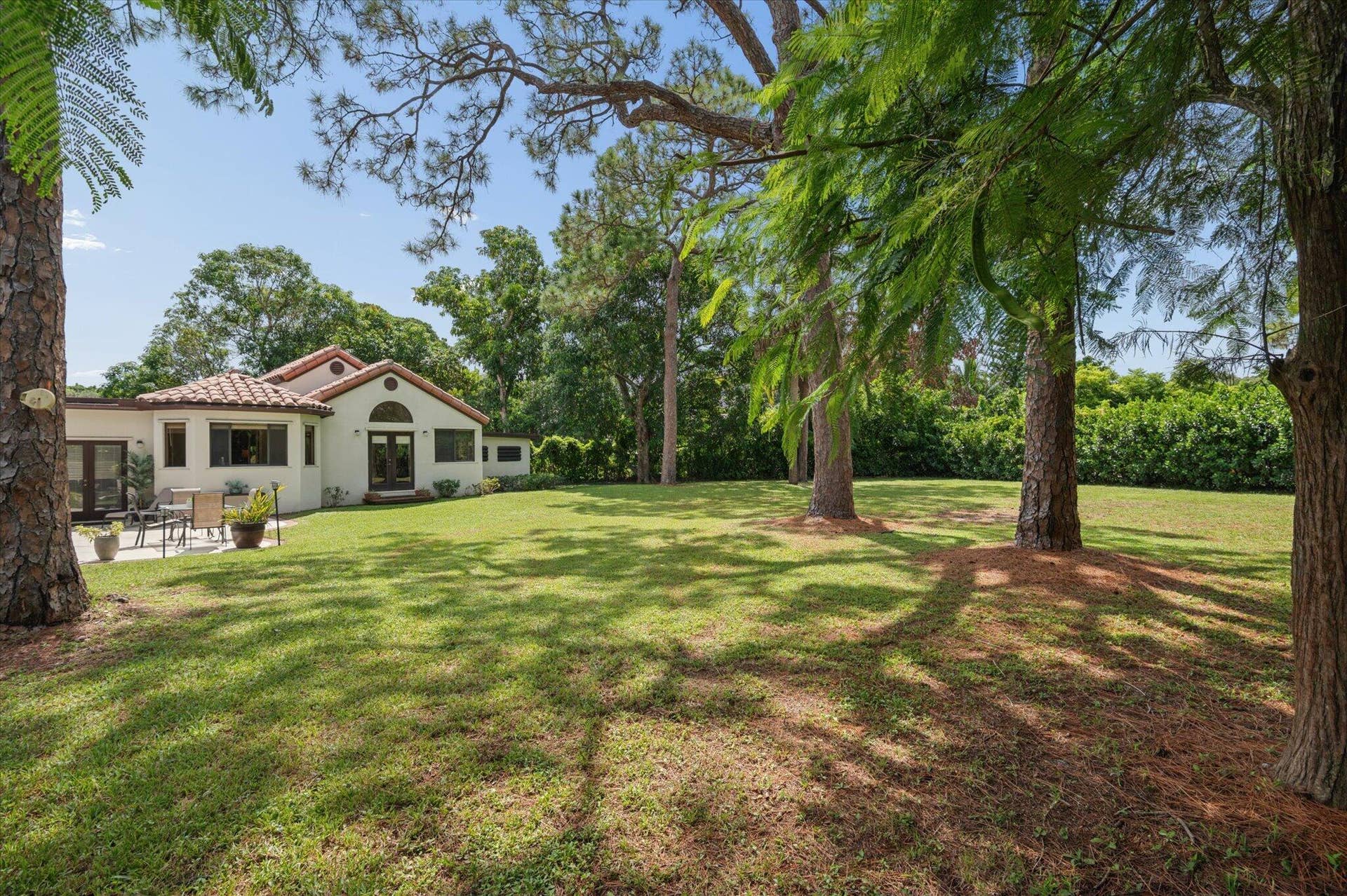 4120 SW 1ST Court, Plantation, FL 33317 Spacious backyard