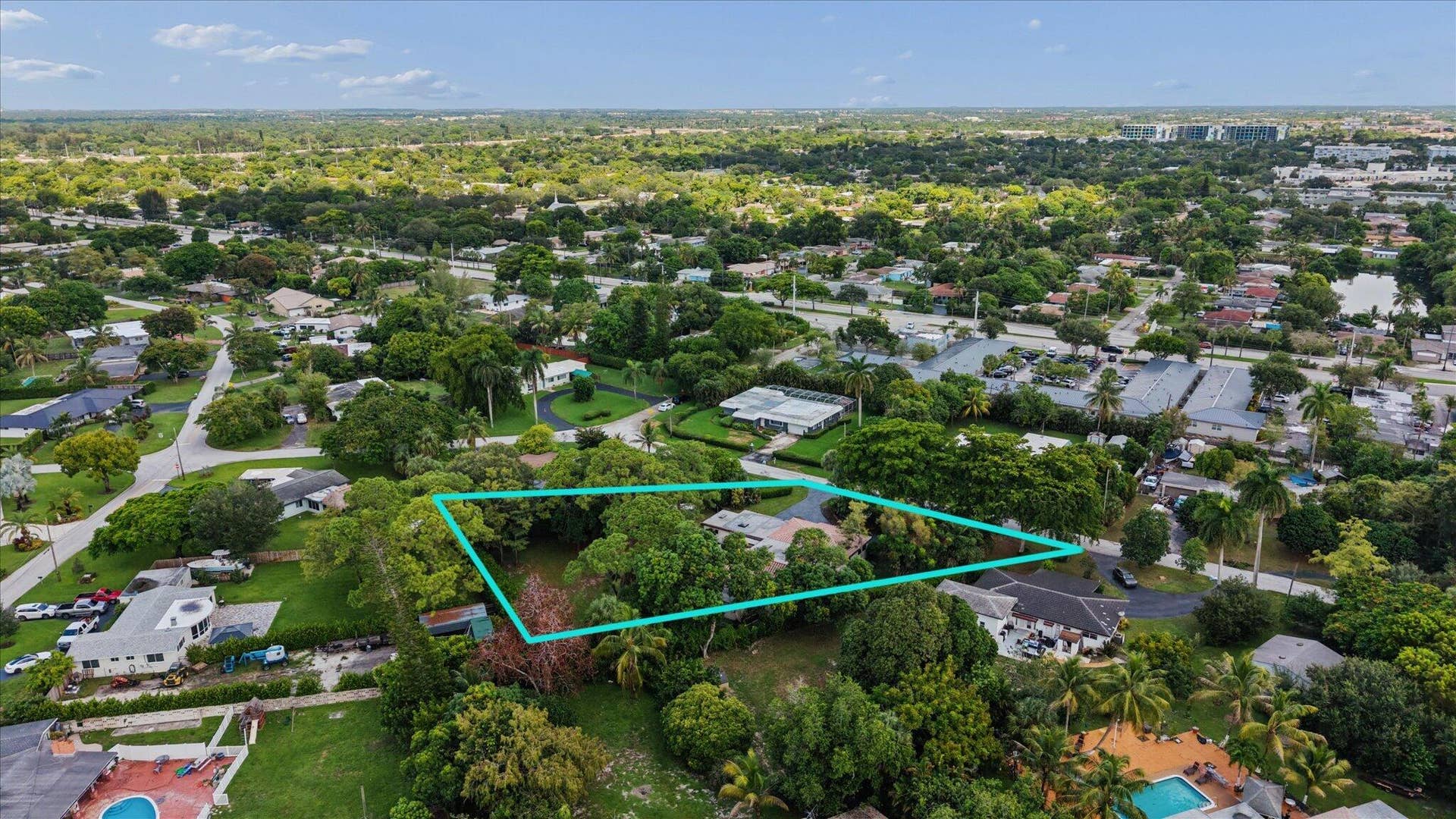4120 SW 1ST Court, Plantation, FL 33317 Aerial view with Fort Lauderdale Country Club on the horizon