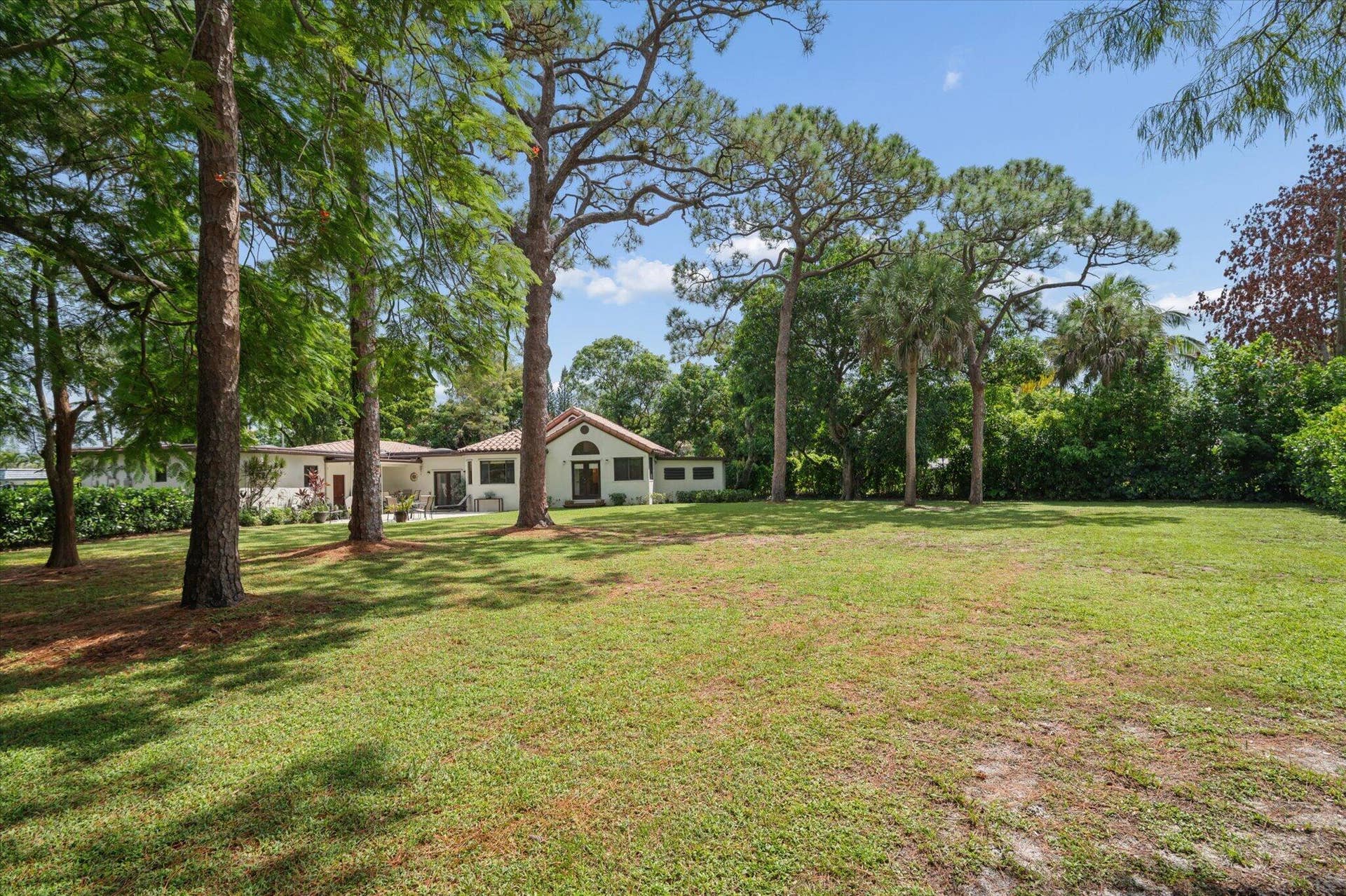 4120 SW 1ST Court, Plantation, FL 33317 Large, private yard