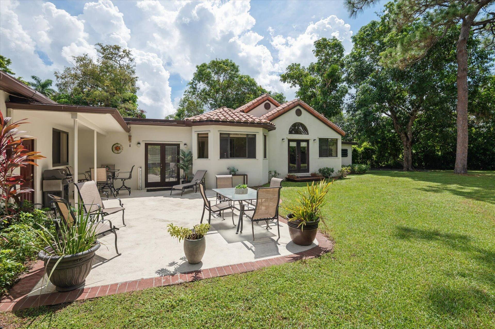 4120 SW 1ST Court, Plantation, FL 33317 Patio and backyard