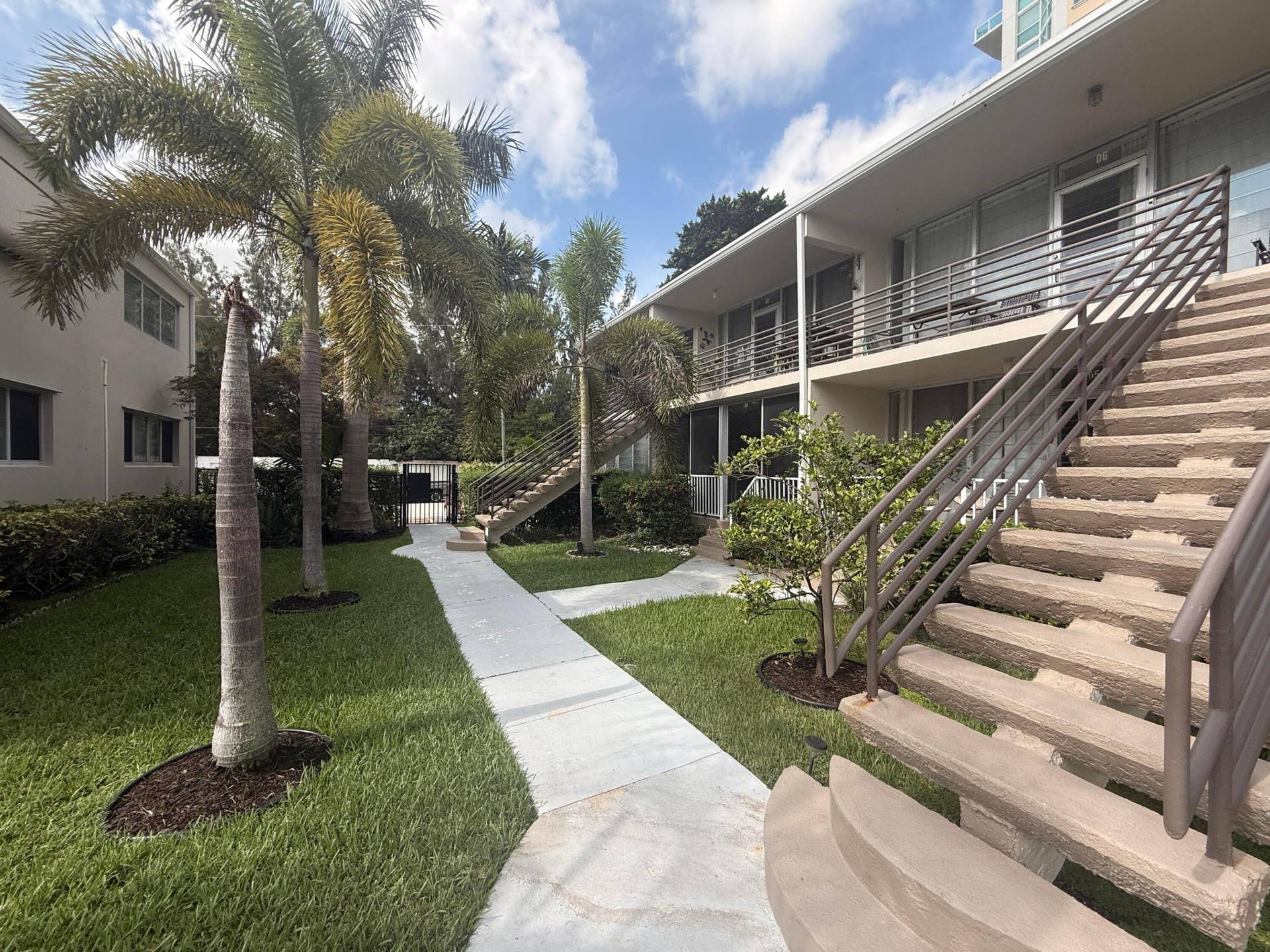 901 N Birch Road, #7D, Fort Lauderdale, FL 33304 IMG_4903