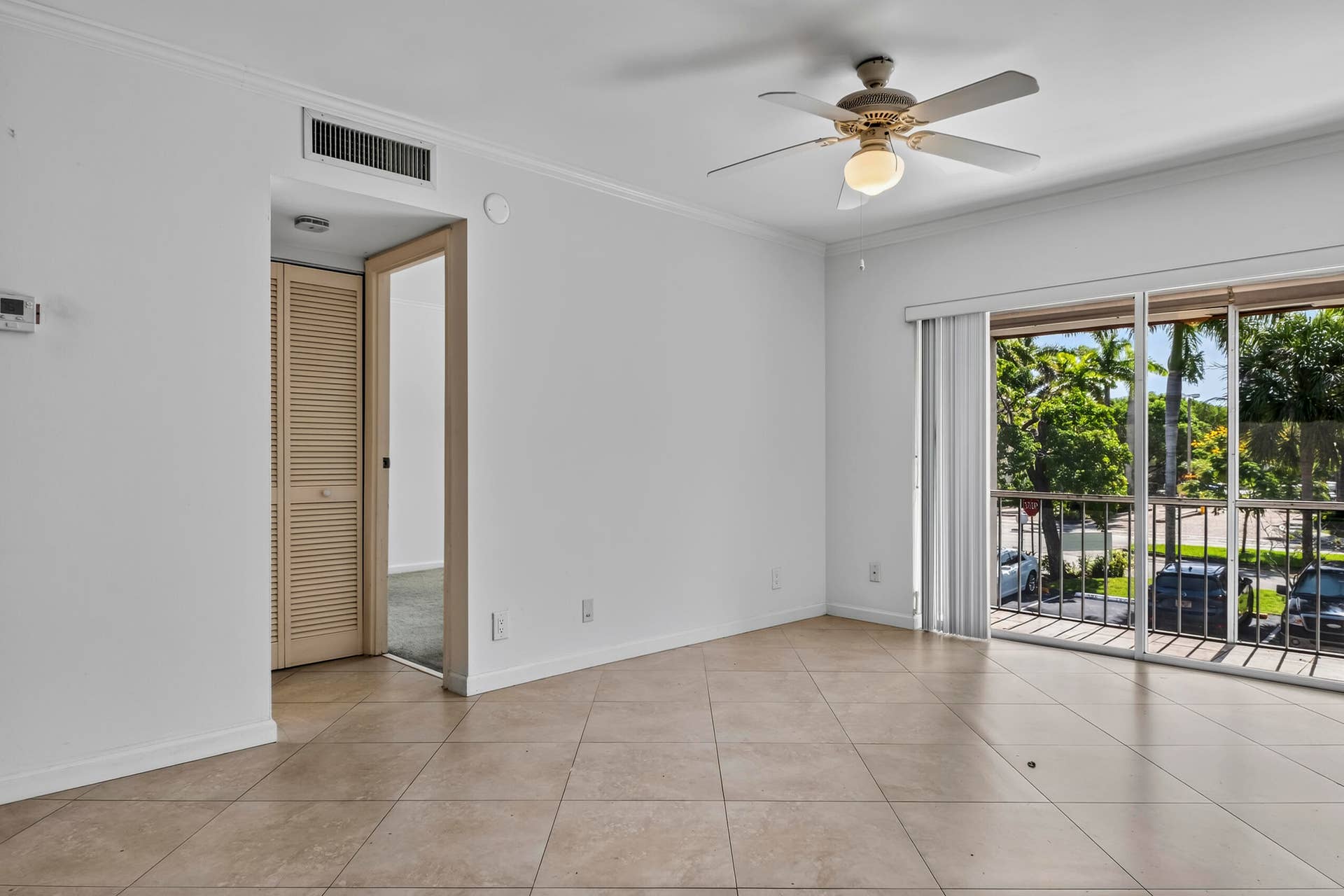 13 Jacaranda Drive, #214, Plantation, FL 33324 R_F015