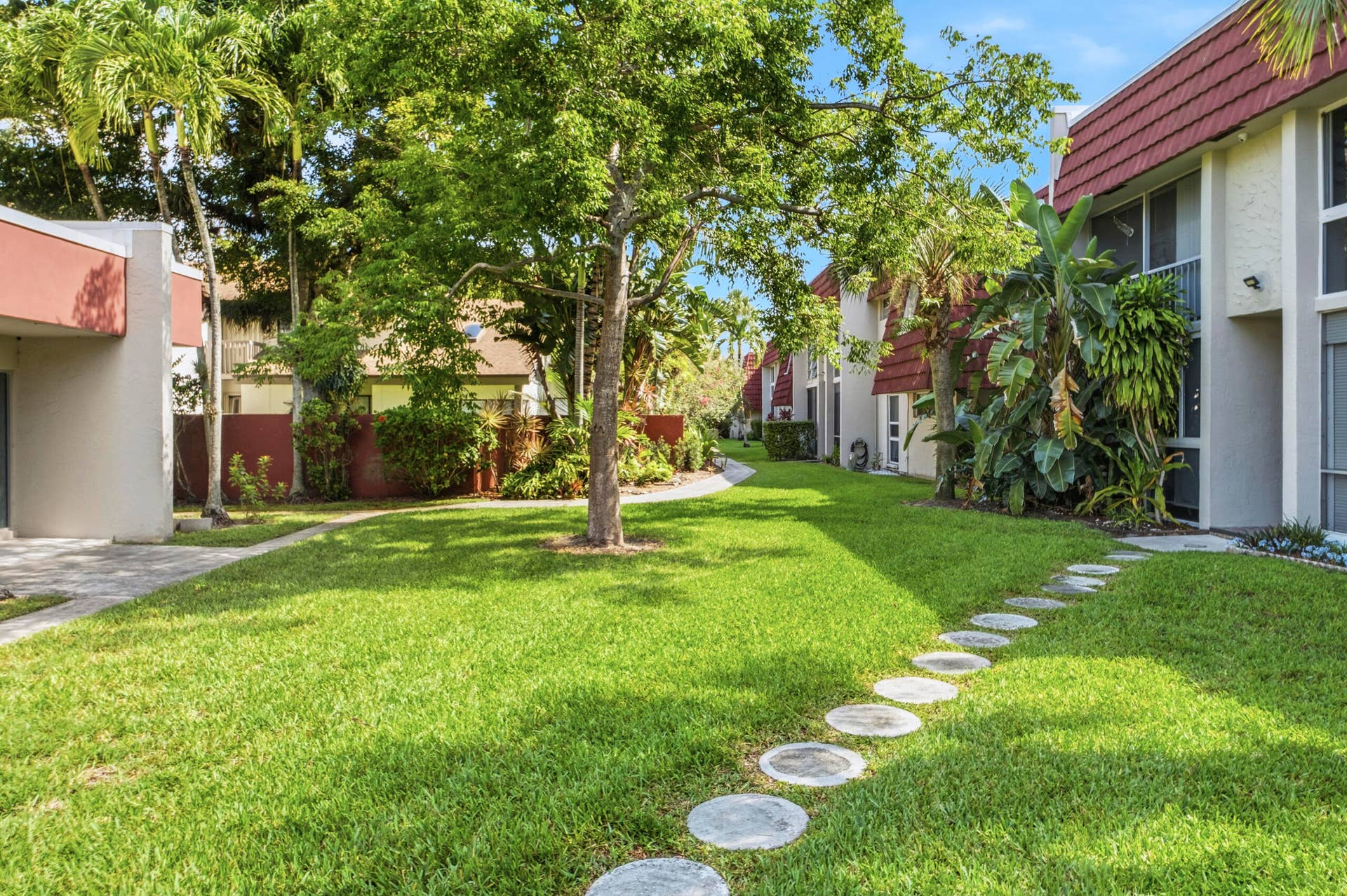 13 Jacaranda Drive, #214, Plantation, FL 33324 R_F024
