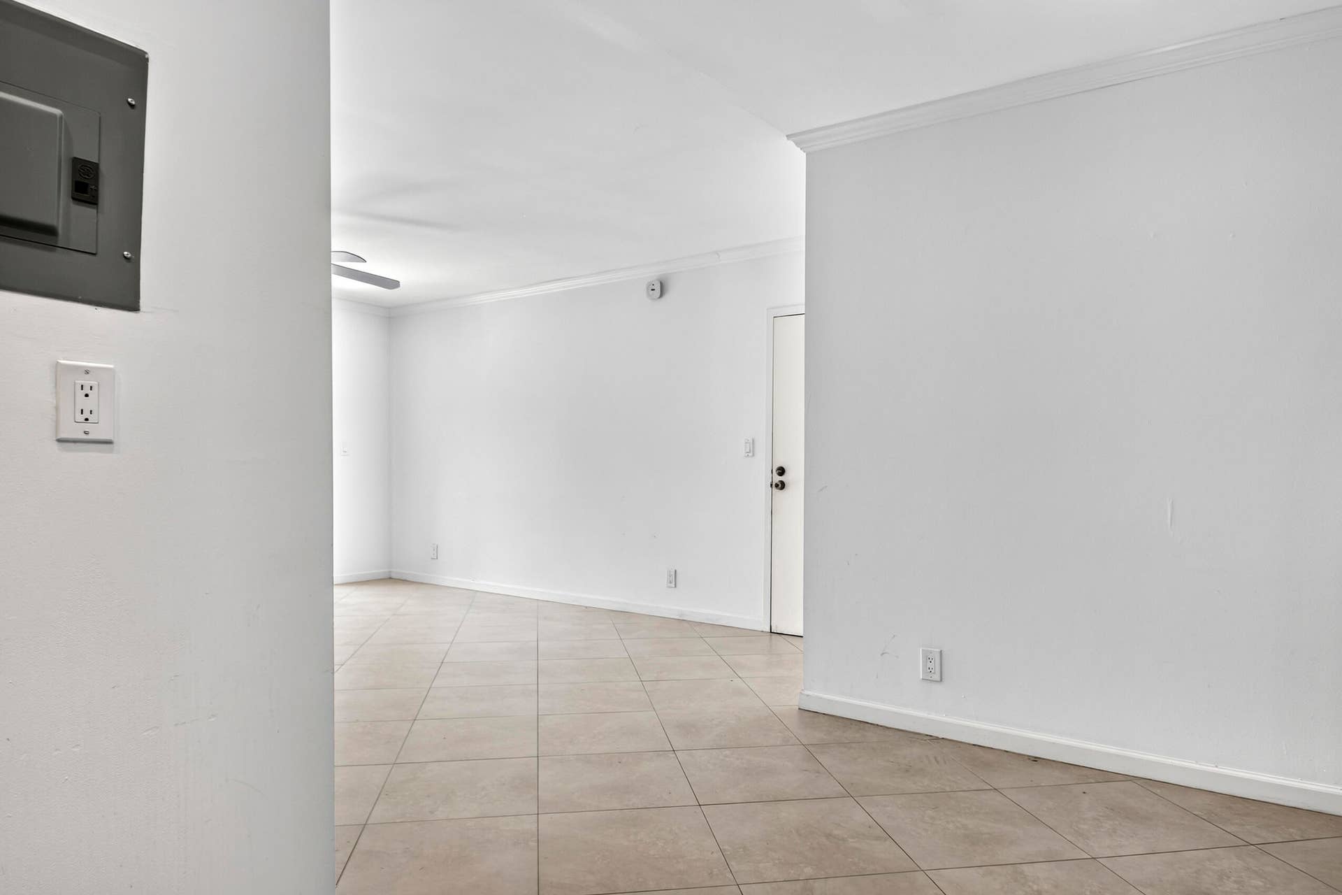 13 Jacaranda Drive, #214, Plantation, FL 33324 R_F013