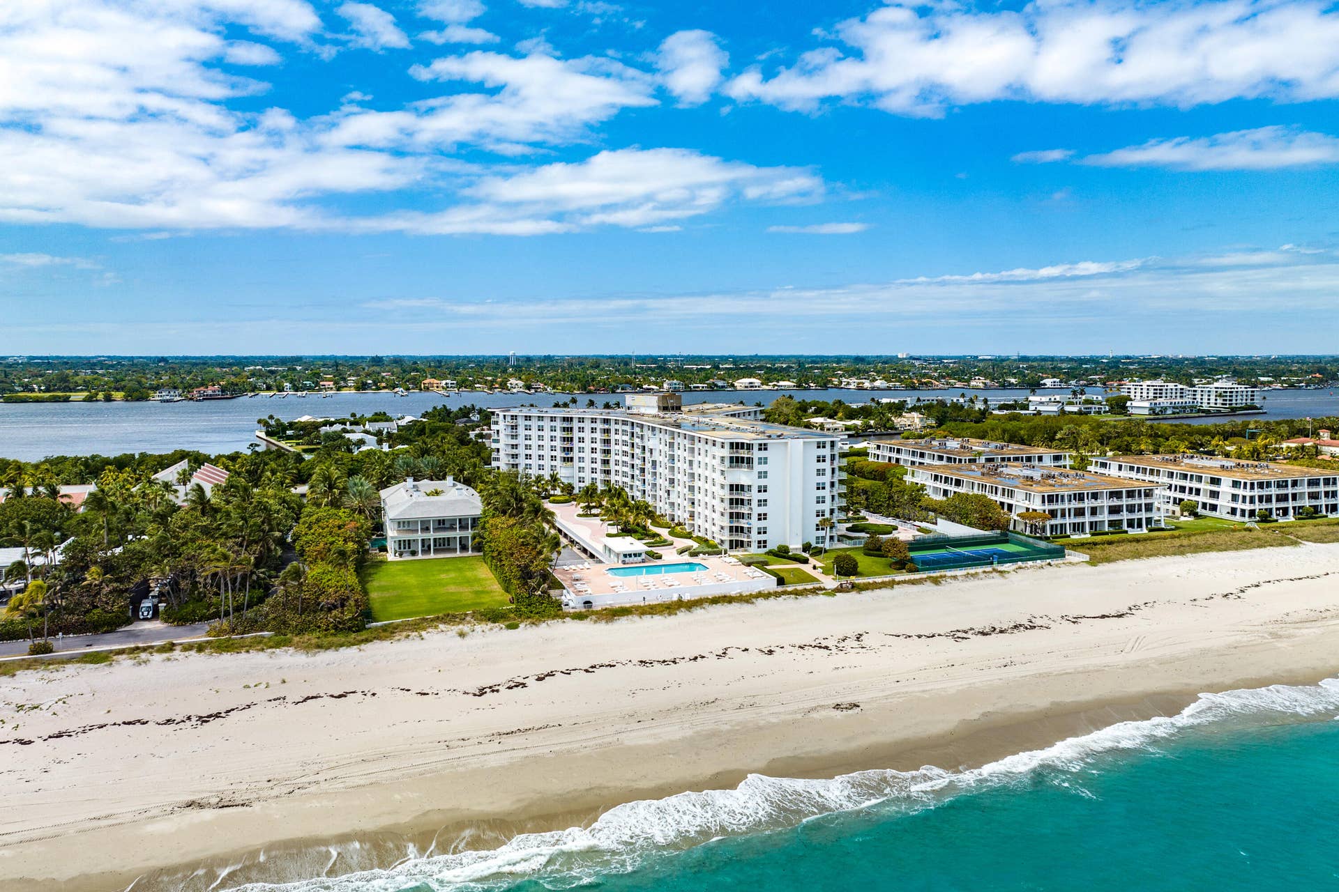 049-2295SouthOceanBoulevard-425-PalmBeac