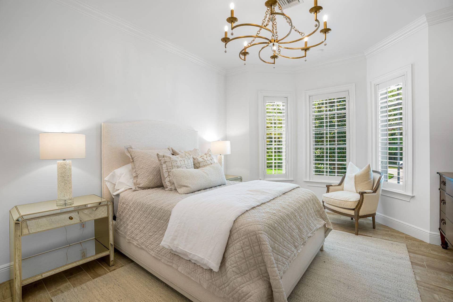 SPACIOUS GUEST EN SUITE WITH PEACEFUL GARDEN VIEW
