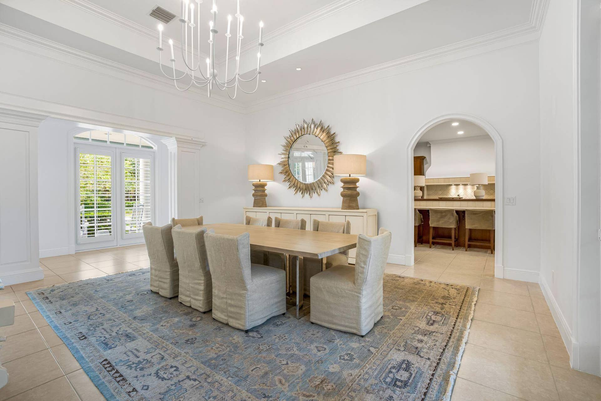 DINING ROOM FLOW SEAMLESSLY INTO SPACIOUS KITCHEN