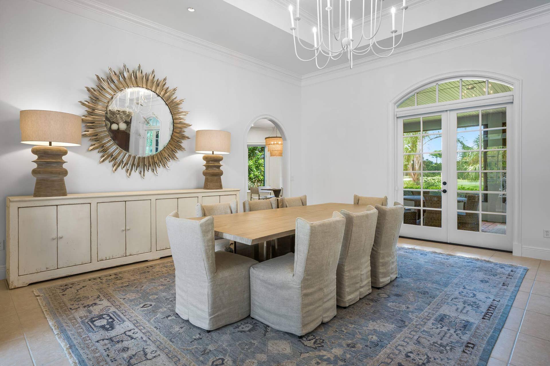 BEAUTIFULLY APPOINTED DINING ROOM