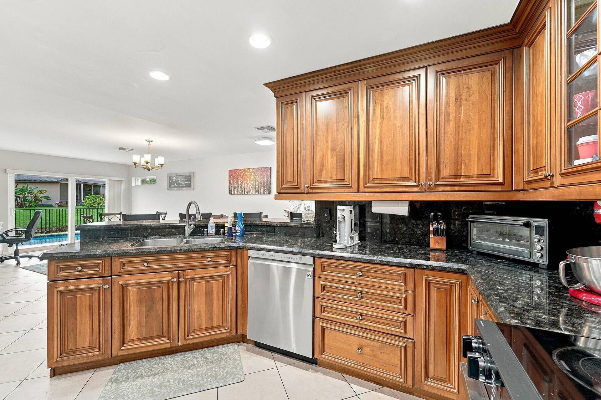 6211 NW 58th Way, Parkland, FL 33067 13_kitchen