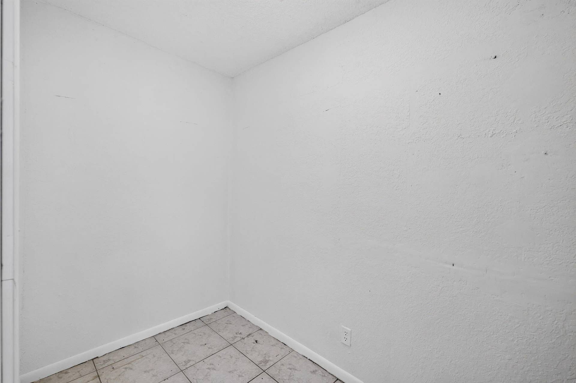25-web-or-mls-b699A0703