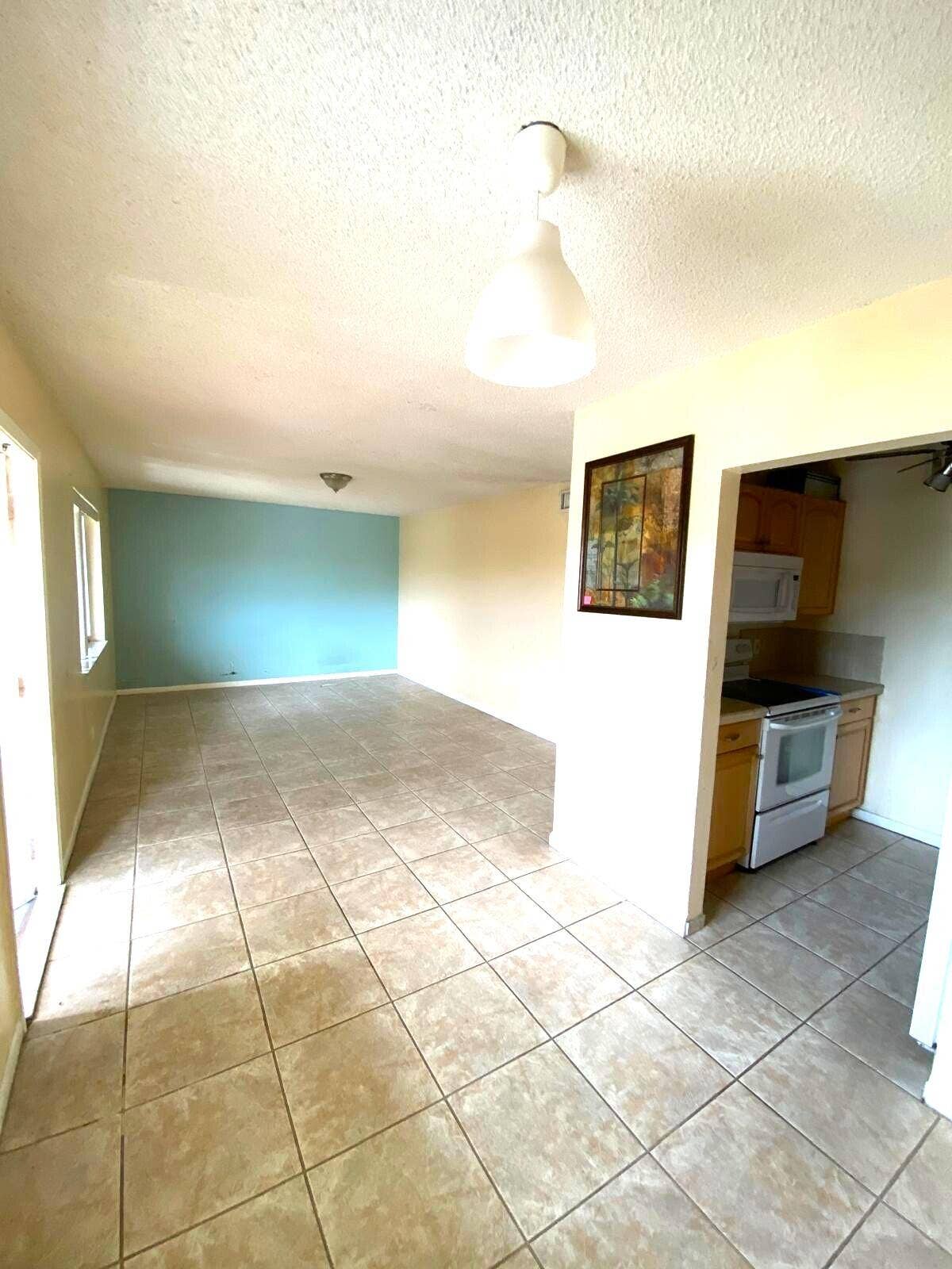 1020 CRYSTAL LAKE Drive, #209, Deerfield Beach, FL 33064 crysal lakes 209 living area