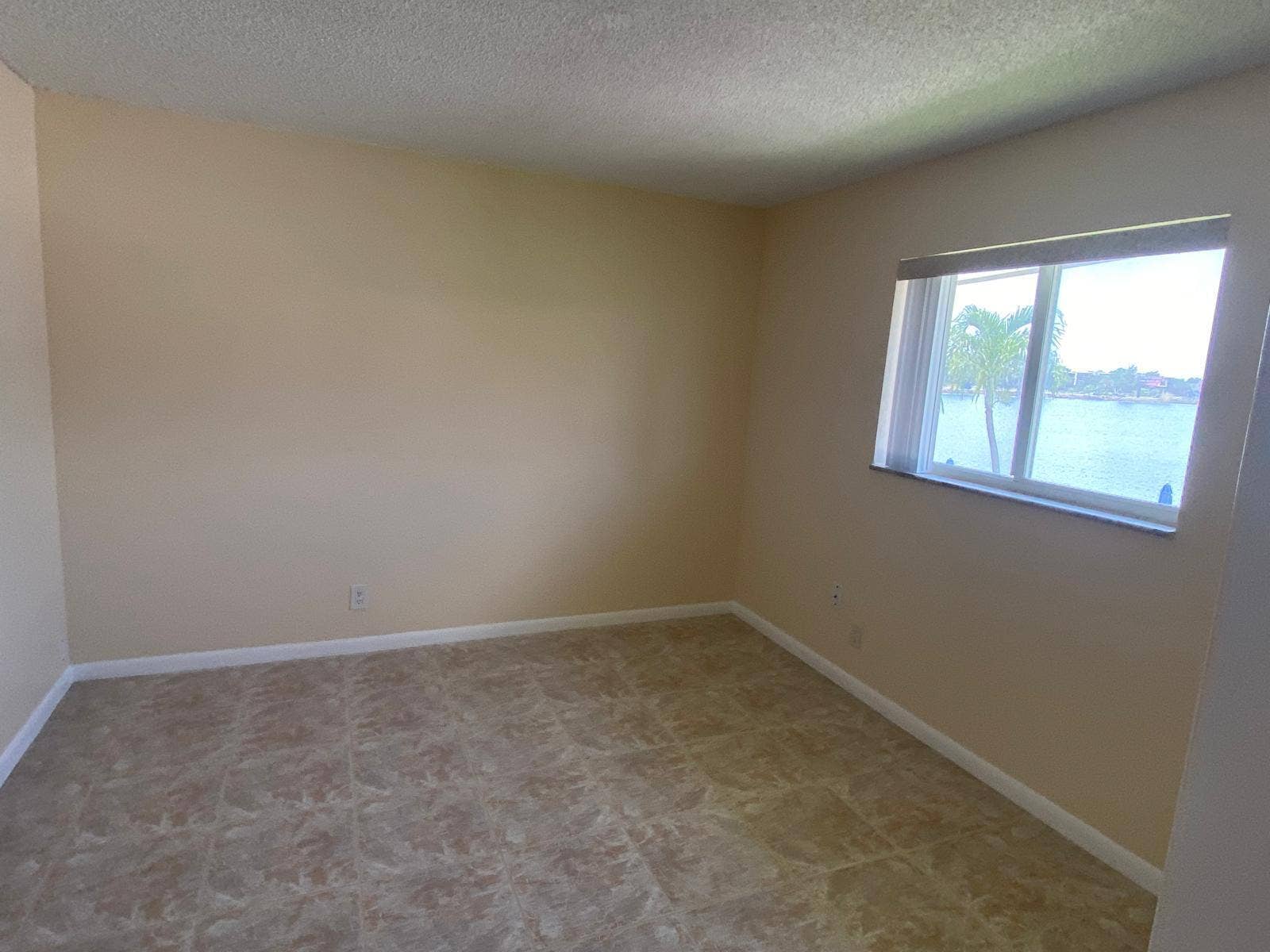 1020 CRYSTAL LAKE Drive, #209, Deerfield Beach, FL 33064 crysa lakes 209 bed