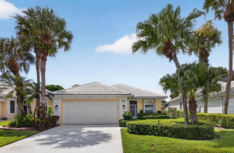 Property photo for 8390 E GARDEN OAKS Circle, Palm Beach Gardens, FL