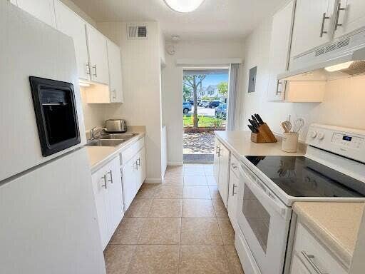 3001 NW 4TH Terrace, #151, Pompano Beach, FL 33064 kitchen