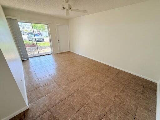 3001 NW 4TH Terrace, #151, Pompano Beach, FL 33064 Liv room
