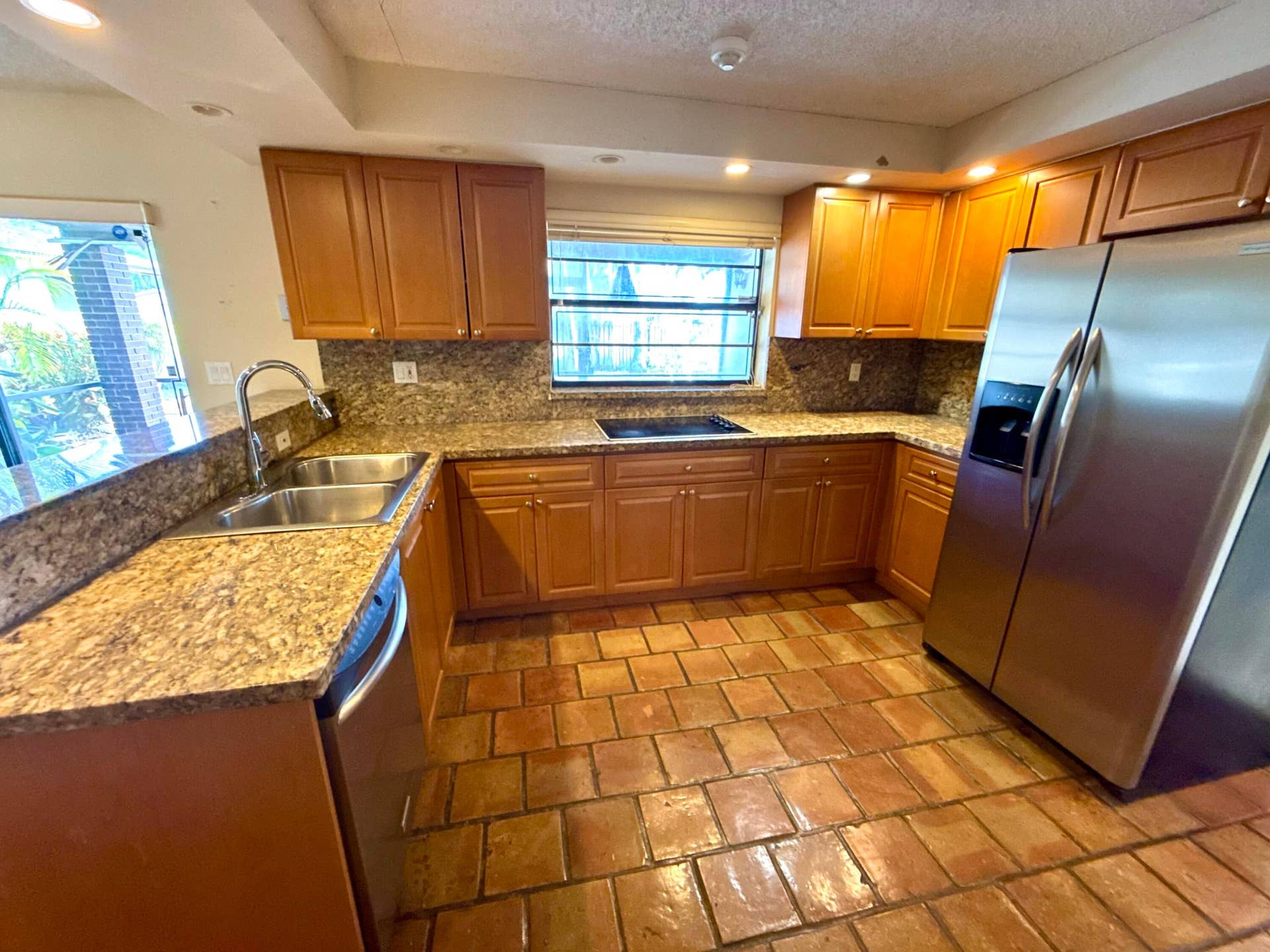 2390 NE 199th Street, Aventura, FL 33180 Kitchen