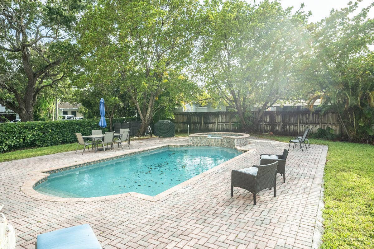 403 NE 16th Avenue, #Apt 7, Fort Lauderdale, FL 33301 CP-10