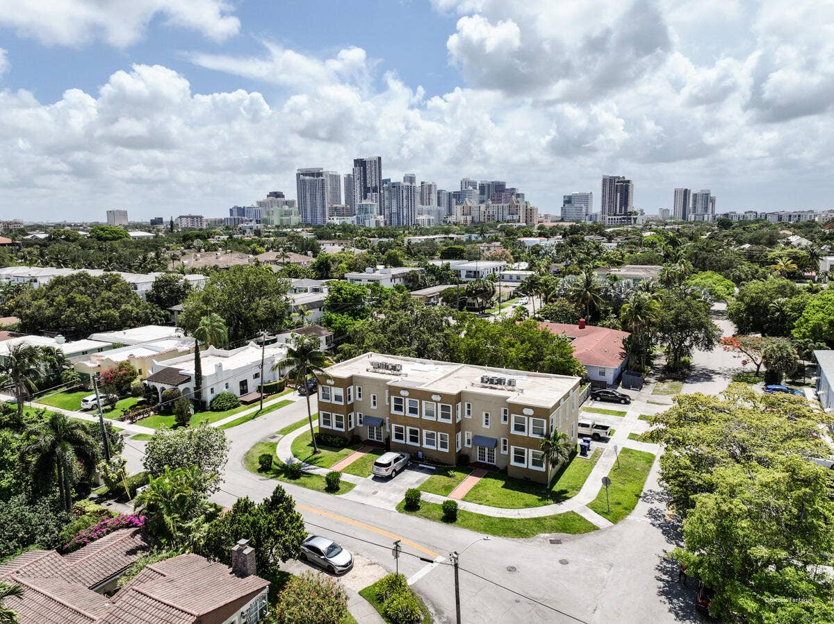 403 NE 16th Avenue, #Apt 7, Fort Lauderdale, FL 33301 CP-2