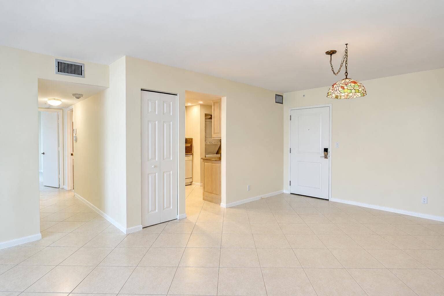 1800 S Ocean Boulevard, #1203, Pompano Beach, FL 33062 Dining Area