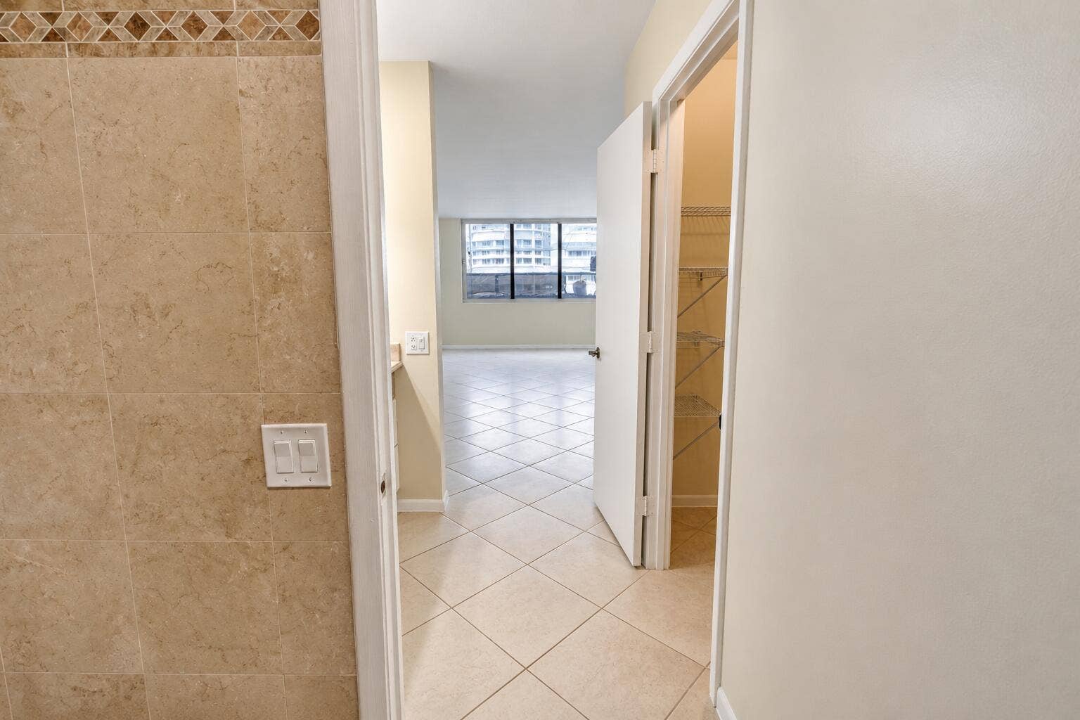1800 S Ocean Boulevard, #1203, Pompano Beach, FL 33062 Hallway