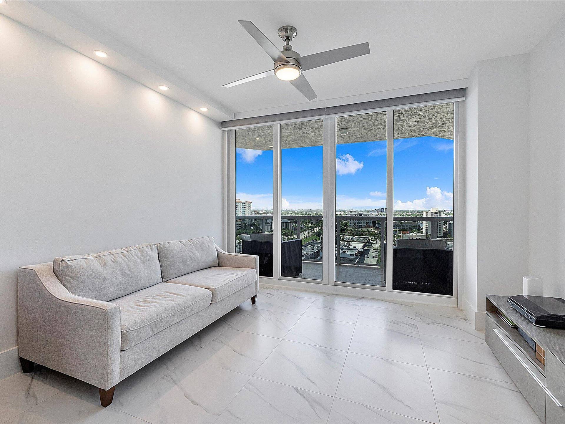 3100 N Ocean Boulevard, #1202, Fort Lauderdale, FL 33308 02-3100 N Ocean Blvd u1202_002