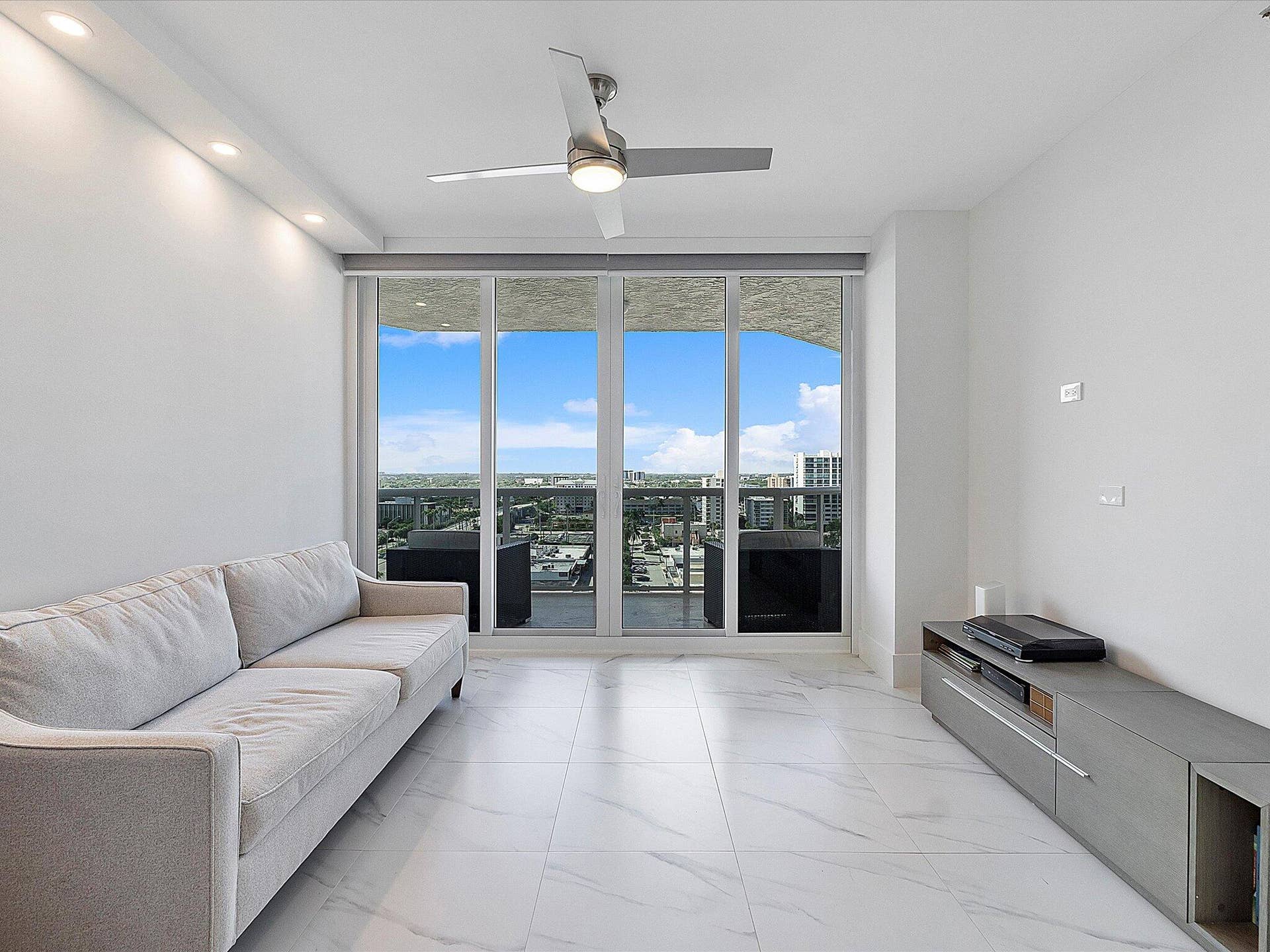 3100 N Ocean Boulevard, #1202, Fort Lauderdale, FL 33308 01-3100 N Ocean Blvd u1202_001