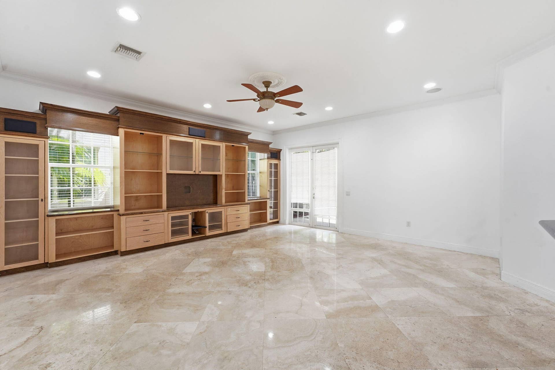 400 NE 8th Avenue, Fort Lauderdale, FL 33301 9-web-or-mls-010_DSC00016
