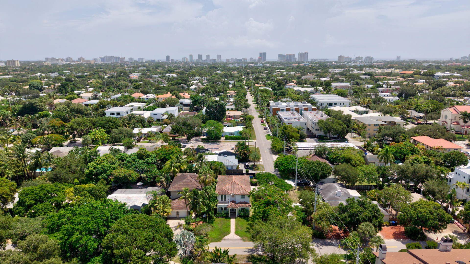 400 NE 8th Avenue, Fort Lauderdale, FL 33301 47-web-or-mls-DJI_20260814125524_0664_D_